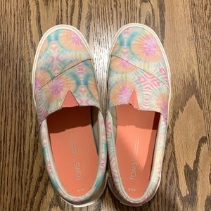 Rainbow Tie dye Toms